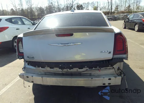 2020 Chrysler 300 300S z USA, uszkodzony, nr VIN 2C3CCABGXLH103516